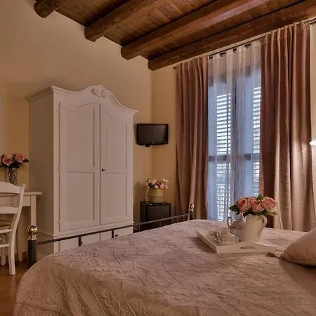 فندق مبيت وإفطار Le Oasi 3*